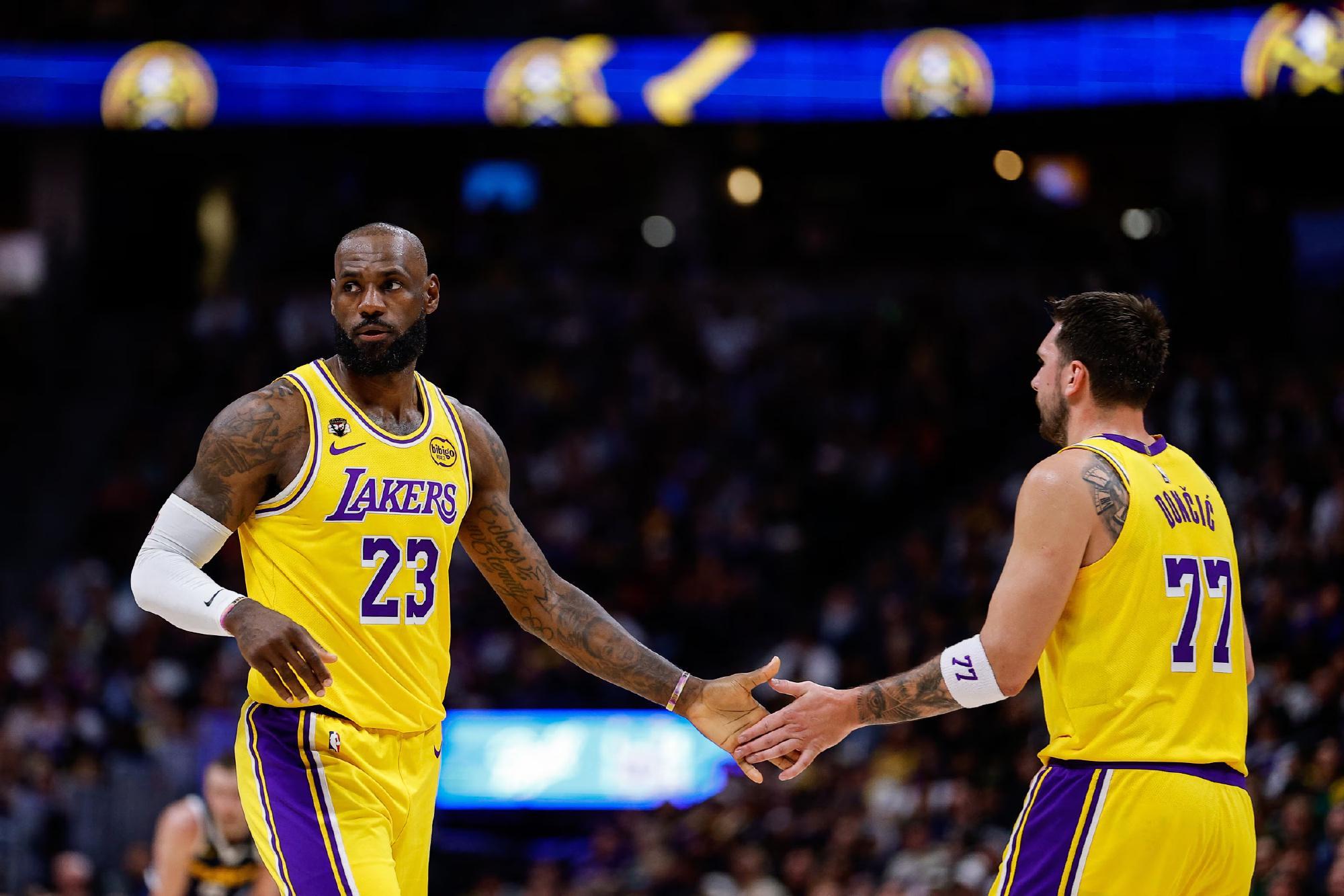 kaiyun-湖人1日内3喜临门！詹姆斯不用着急复出，但东契奇想争冠真需要他